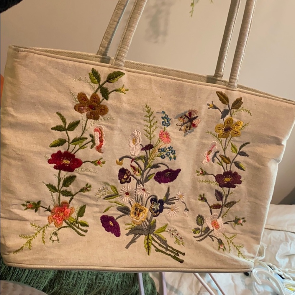 Floral embroidered purse